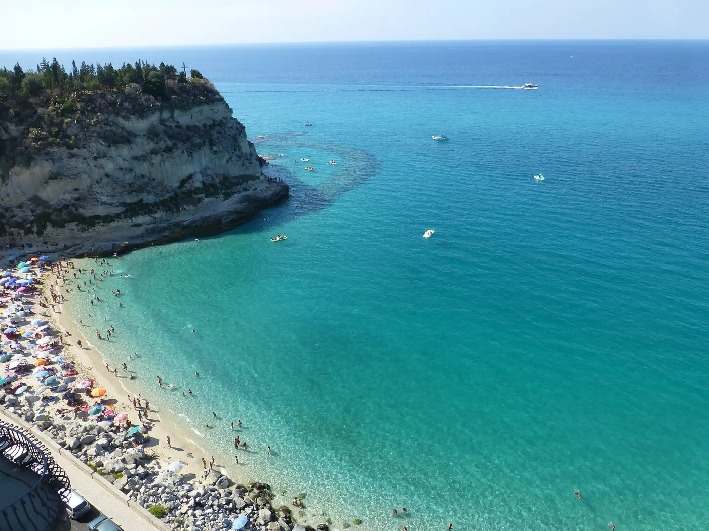 Promontorio di Tropea da belvedere con ringhiera 2