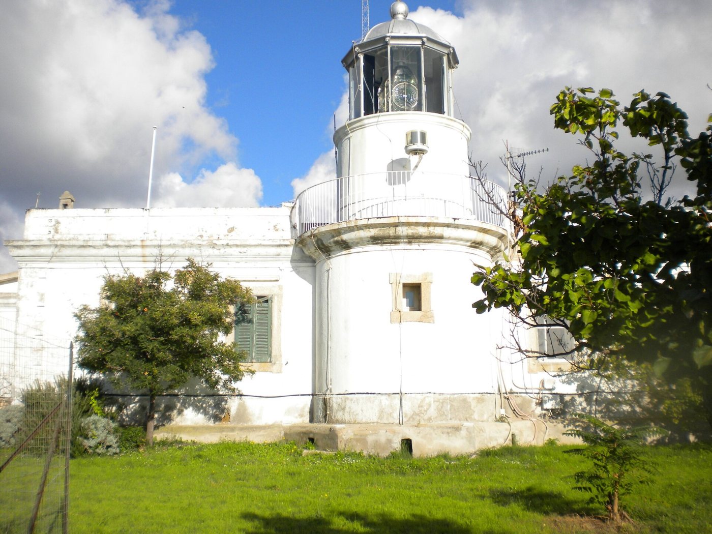 Sentiero panoramico con faro — Capo Vaticano